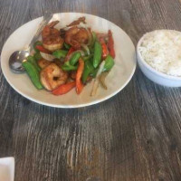 Ploy Thai Bistro food