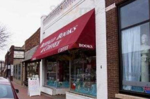 Buffalo Books Coffee outside