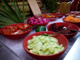 Le Banquet De Mérovée food