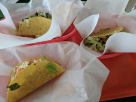 Fuzzy's Taco Shop food