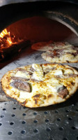 La Pizza Au Feu De Bois food