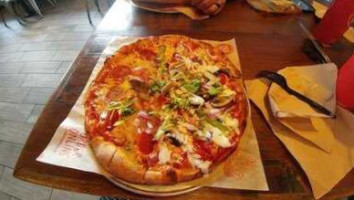 Pizza Roto food