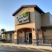 Olive Garden Greenacres outside