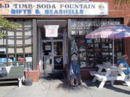 Olde Time Soda Fountain inside