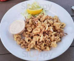 Wolffy's Grill Marina food