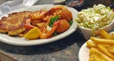 Skipper's Fish Camp food