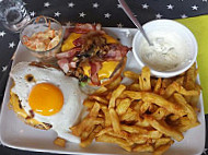 Crazur Burger food