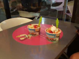 Menchie's Frozen Yogurt food