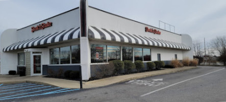 Steak 'n Shake outside