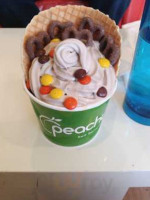 Peachwave Frozen Yogurt food