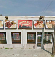 Motor City Soul Food food