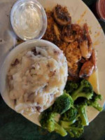 Wooly Mcduff's Neighborhood Grille food