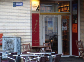 Goldmund Literatur Café inside