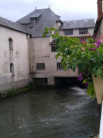 La Taverne De L' Ecluse food