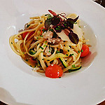 La Piazzetta Midhurst inside