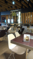 Mc Donalds Sqy Ouest inside