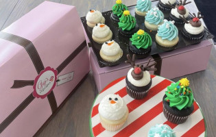 Gigi's Cupcakes food