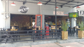 Roscoe Bbq food