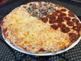 Milwaukee Classic Pizza food