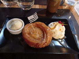 Le Tire Bouchon food