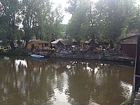 Am Wehr Biergarten und Flosserstube outside