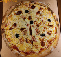 Cigales Pizza food