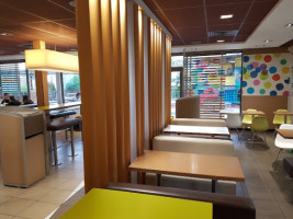 Mcdonald's Caussade inside