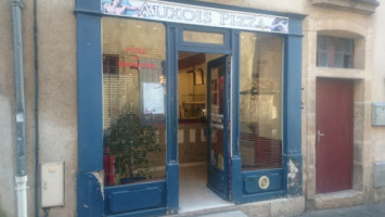 Auxois Pizza food