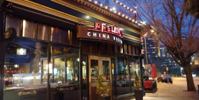 P.f. Chang's outside