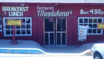 Magdaleno's outside