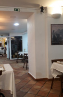 Sr. Fratelli Ristorante, Pizzeria E Bar inside