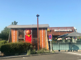 Mc Donald's outside