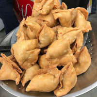 Lekhraj Tilhar Famous Samosa inside