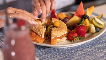 Le Café du Théatre food