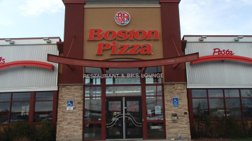 Boston Pizza food