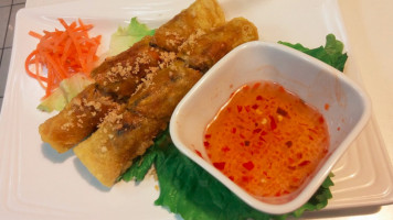 Surpryz Viet & Thai Cuisine food