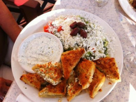 Leo's Pizza & Greek Taverna food