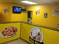 Vito Pizza inside