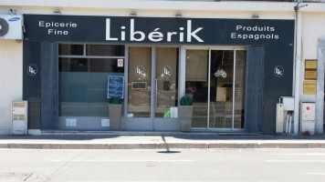 LiberiK outside