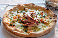 Draconerium Pizzeria food