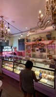 Little Cupcake Bakeshop outside