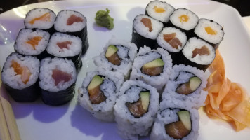 Leader Sushi food