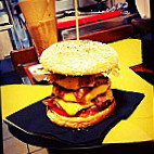 Benecosi Rock Burger Cafe food