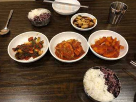 Doma Seolleongtang food