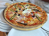 Pizzeria Il Pirata food