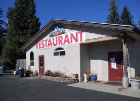 Saw Tooth Roadhouse outside