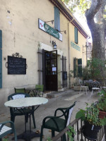 Le Cercle Brasserie inside