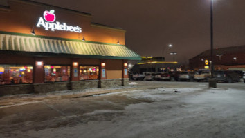 Applebee's Grill outside