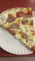 Lenny’s Pizza  food