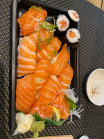 sushi gourmet food